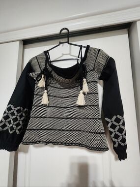 Black & Cream Textured Tassel Women's Sweater